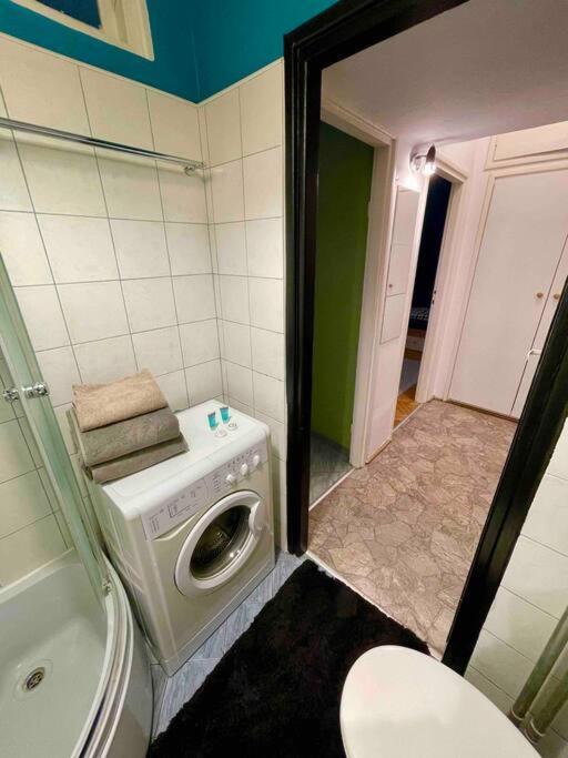 Апартаменти Super Square Metro X2 Fast Wifi 55'Tv Netflix Hbo Appletv+ Amazontv Варшава Екстер'єр фото